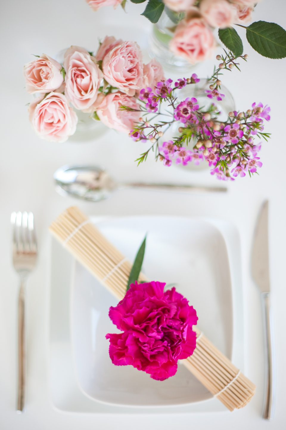 Illustrative photograph of table Setting